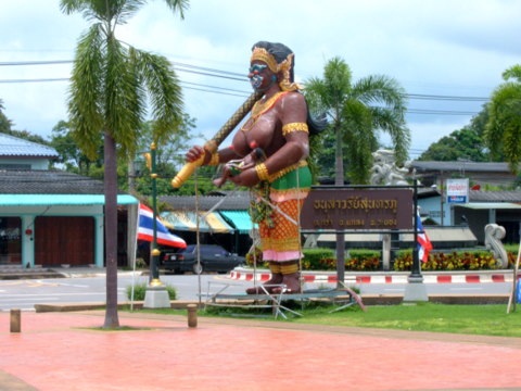 The Sea Giantess who abducted Phra Aphai Mani changed to a beautiful woman