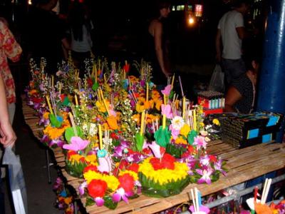 Krathongs on sale outside River City