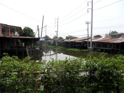 Where Bangkok meets Chachoengsao and Samut Prakarn; Bangkok (foreground), Chachoengsao (left) Samut Prakarn (right)