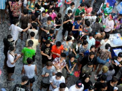 Silom streaked in white